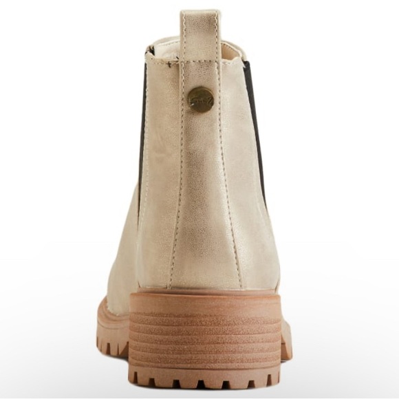 New Womens Sz 9 Seven7 light gold Chelsea slip on business casual boots - Picture 7 of 14